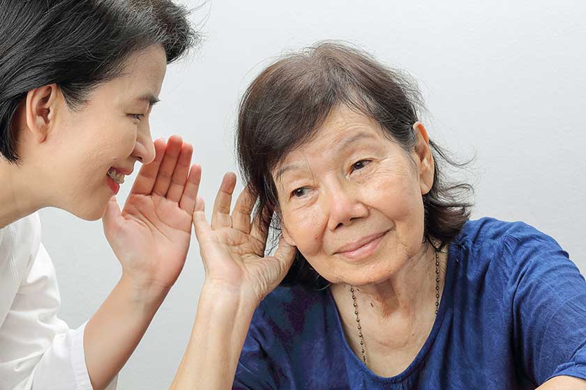 Asian seniors woman hearing loss , Hard of hearing Asian seniors woman hearing loss , Hard of hearing